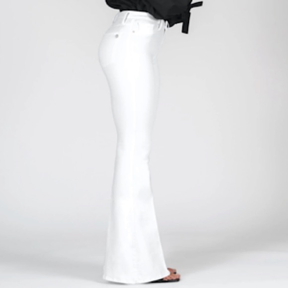 “NEW” Black Orchid Grace Super Flare Jean - Picture 3 of 10